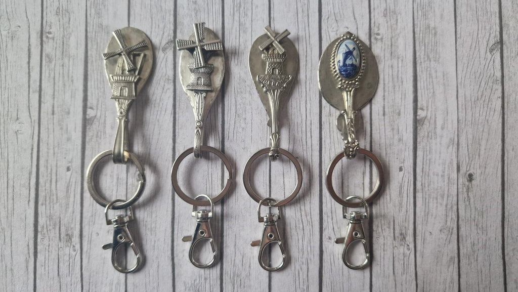 Sleutelhanger van vintage theelepeltje met molentje