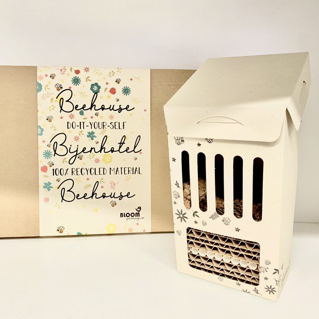 DIY Bee Hotel / Insect Hotel