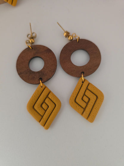 Yellow rhombus earrings with wooden ring