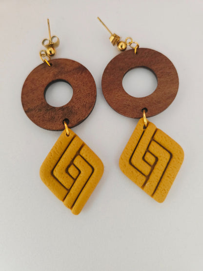 Yellow rhombus earrings with wooden ring