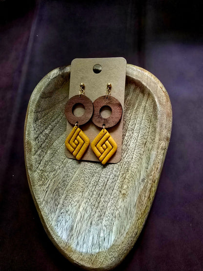 Yellow rhombus earrings with wooden ring