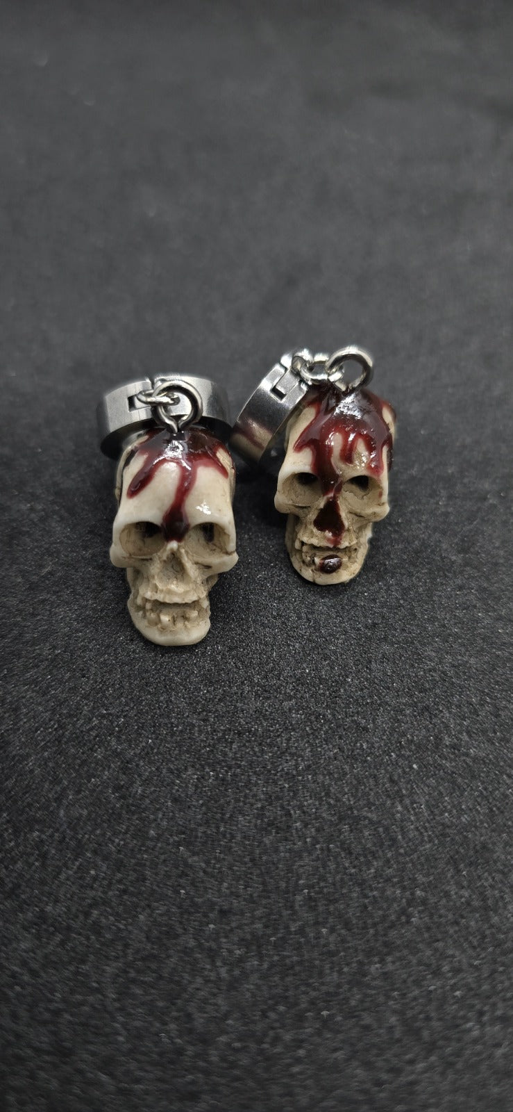 Bloody skull oorbellen