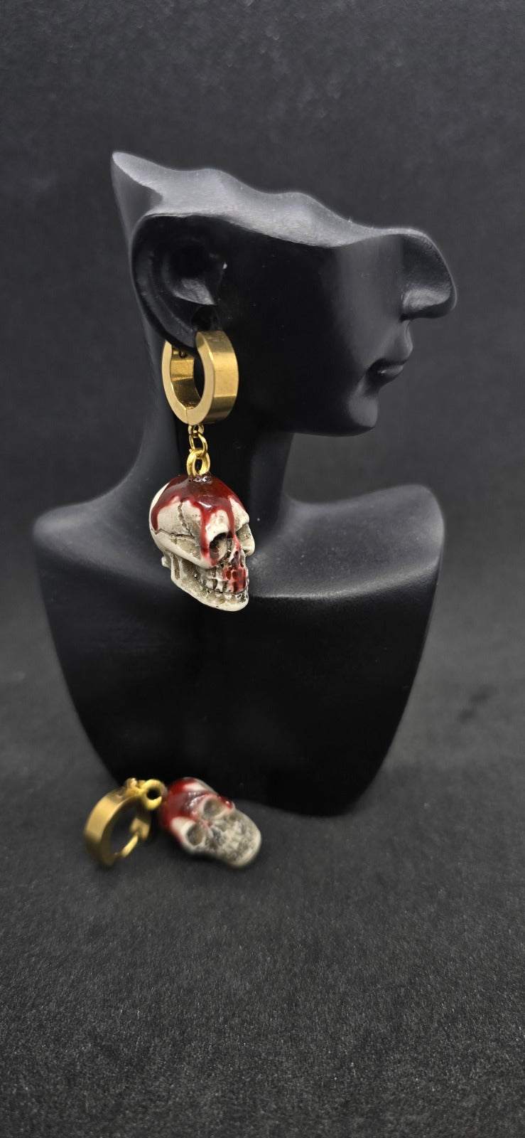 Bloody skull oorbellen