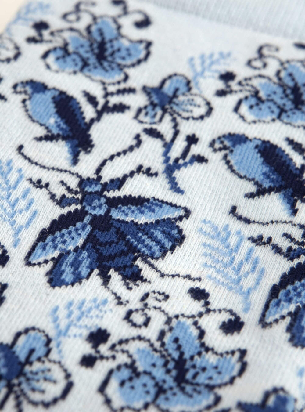 Delft Blue – Birds and Insects From De Grieksche A Art Socks