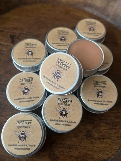 Lippenbalsem met bijenwas - roze klei