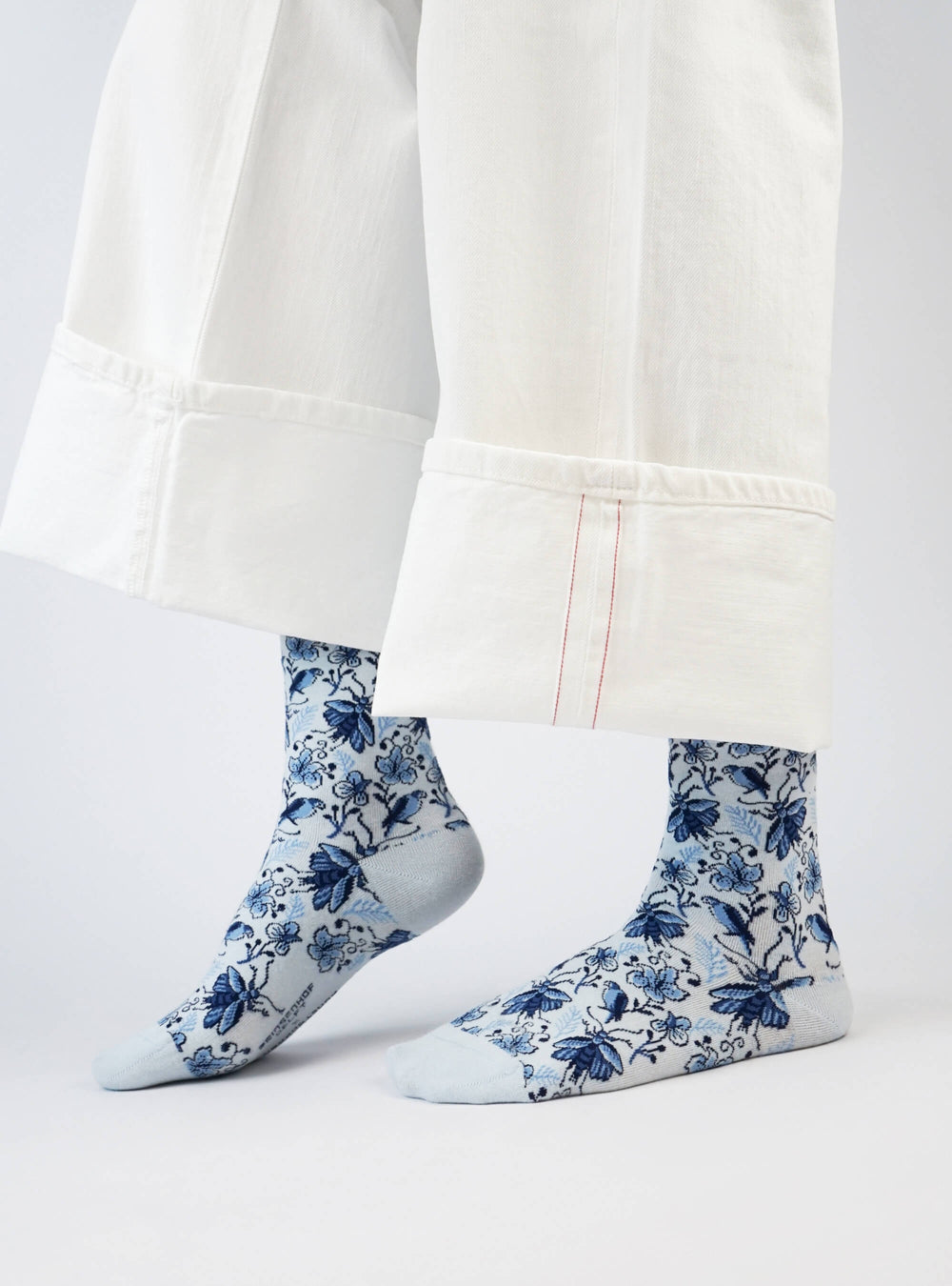 Delft Blue – Birds and Insects From De Grieksche A Art Socks