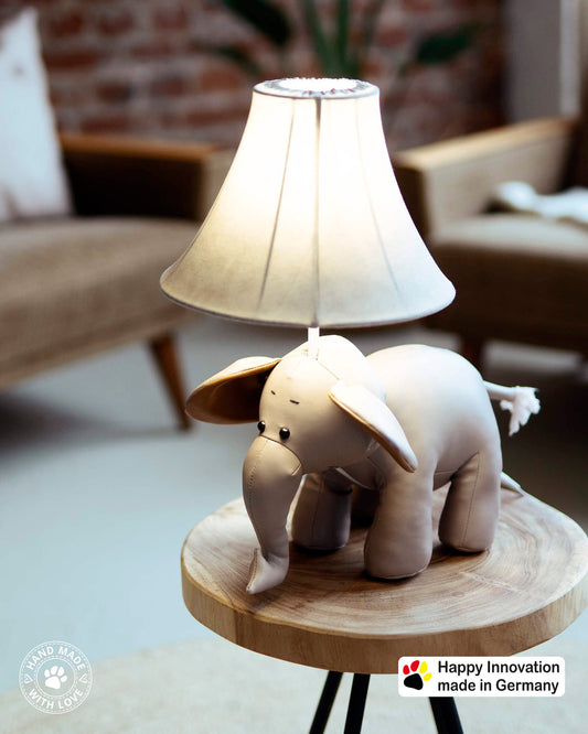 Bobby – De vriendelijke olifant tafellamp met LED – Happy Lamps
