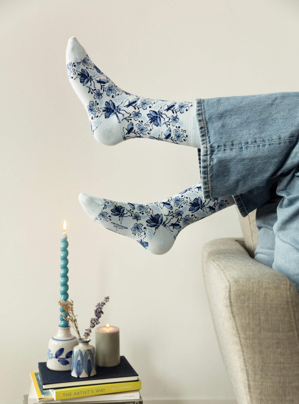 Delft Blue – Birds and Insects From De Grieksche A Art Socks