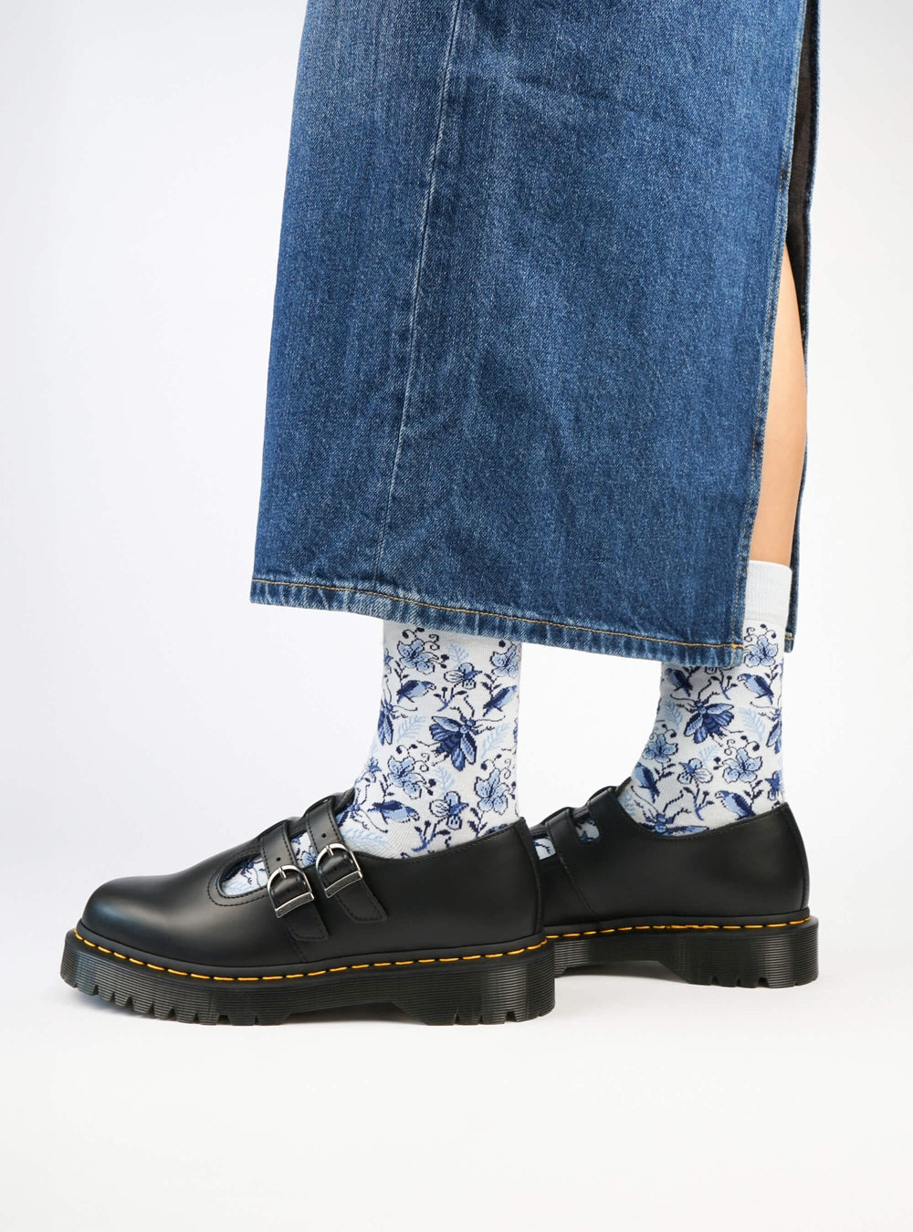 Delft Blue – Birds and Insects From De Grieksche A Art Socks