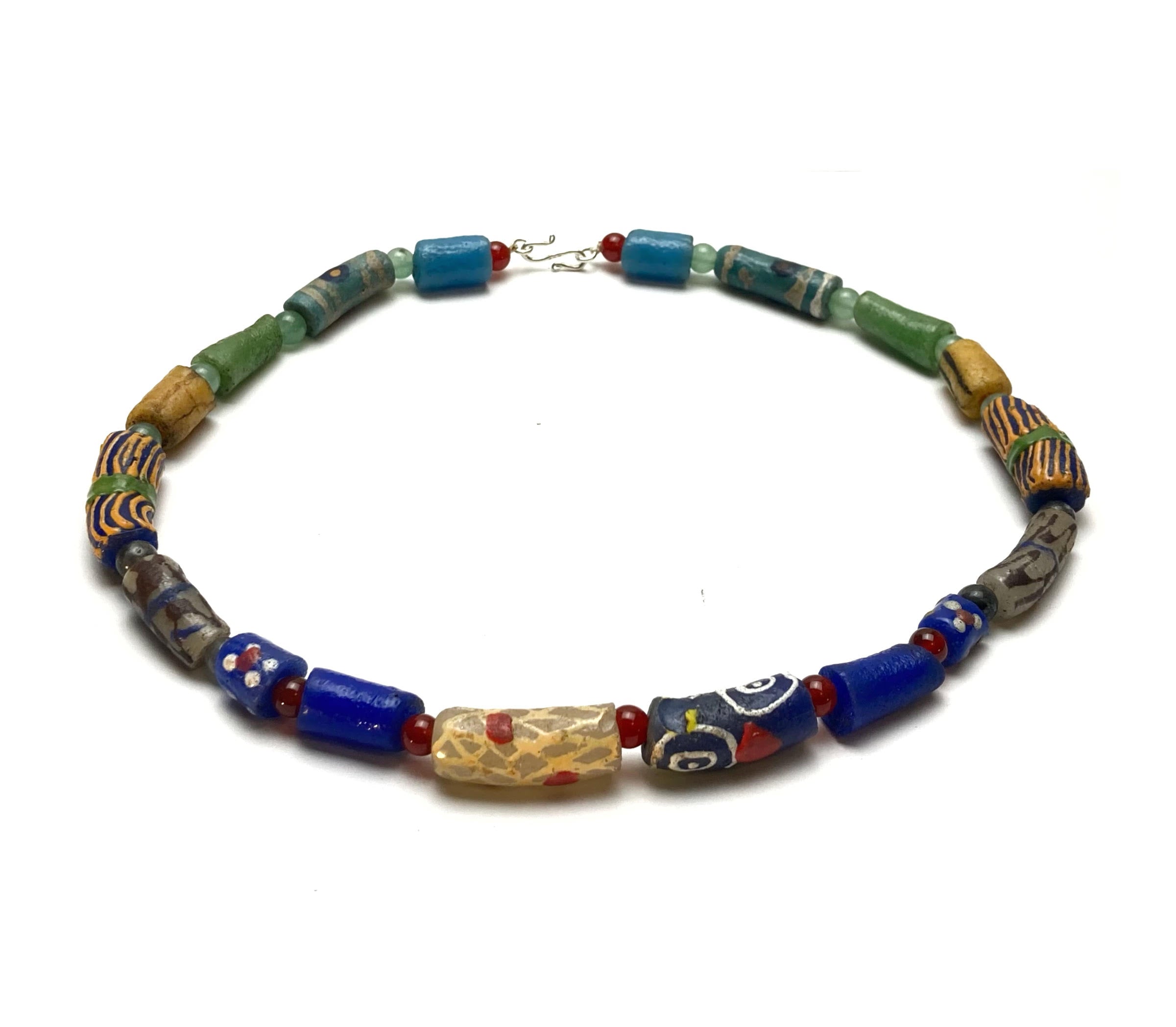 Ketting met Marokkaanse glaskralen en edelstenen